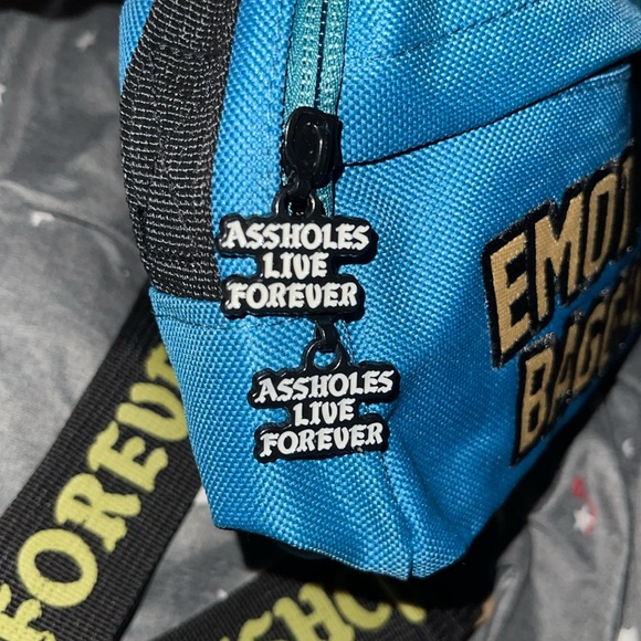 NIB ALF Fanny Pack in Blue and Gray! Emotional Baggage! Use as a crossbody too! - Picture 4 of 6